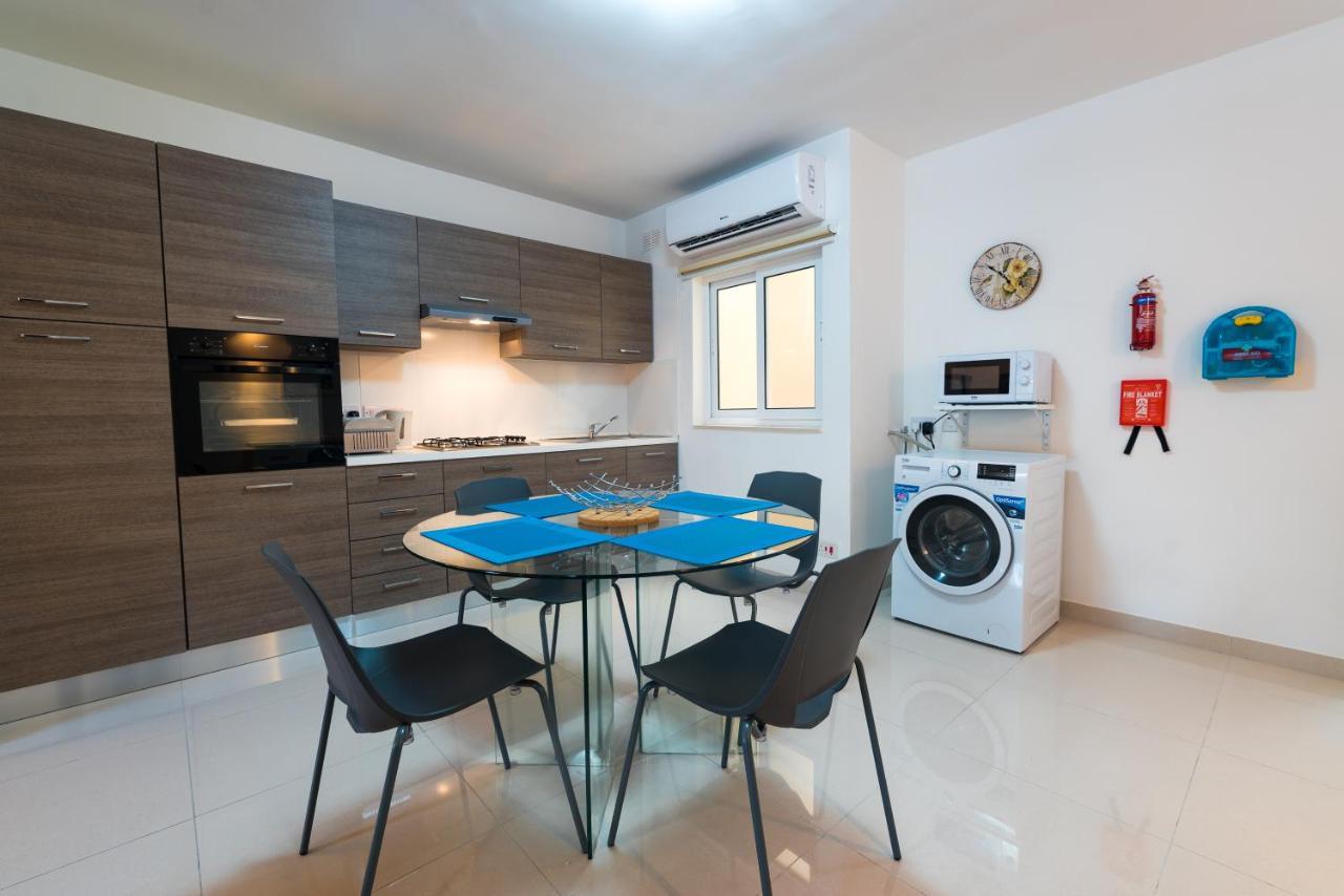 Sh5A-Qawra Prime Location 2 Bedroom Apartment 세인트폴스베이 외부 사진